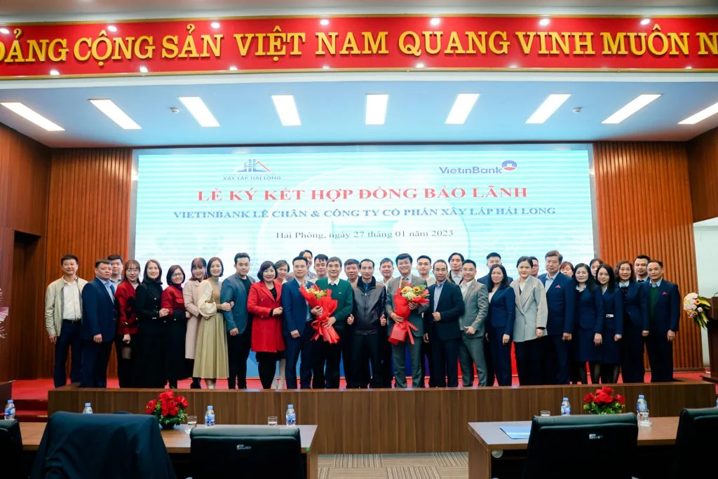 越南工商银行（VIETINBANK）黎真分行与海龙建设股份公司签署5000亿越南盾担保合同及11000亿越南盾信贷额度批准仪式