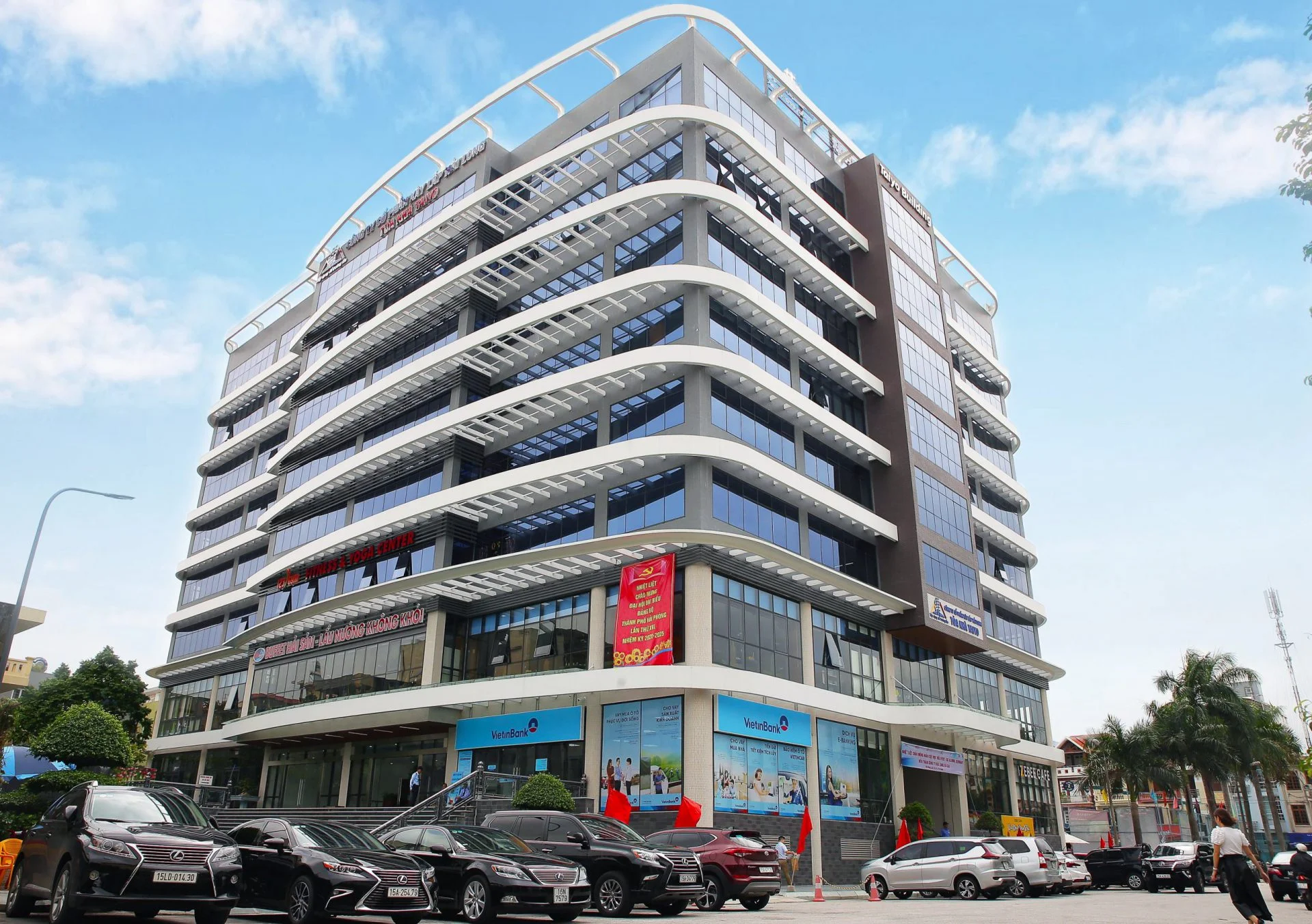 ỨNG DỤNG NHÀ THÉP TIỀN CHẾ