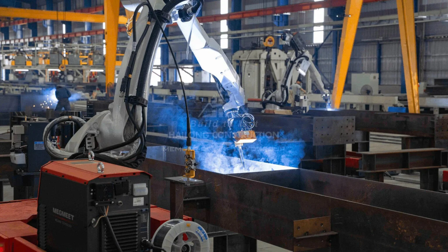 HAI LONG STEEL STRUCTURE INVESTS IN 8 MODERN AUTOMATIC WELDING ROBOTS – TECHNOLOGY INNOVATION, ENHANCING QUYET THANG FACTORY CAPACITY