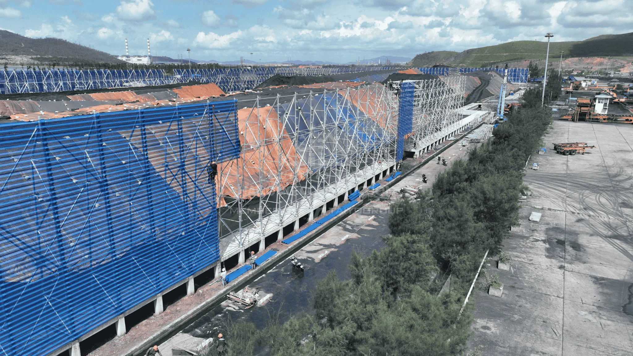 HAI LONG “STEEL SHIELD” AT THE LANG KHANH PORT COAL STORAGE PROJECT, QUANG NINH