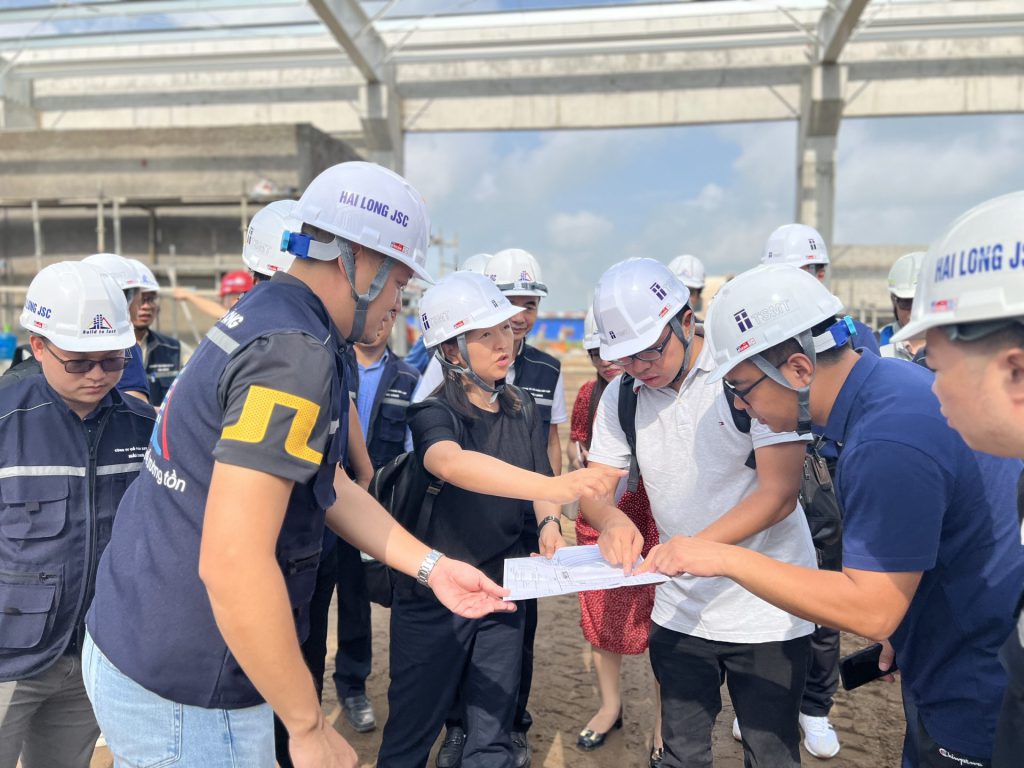 BOARD OF DIRECTORS AND LEADERS OF HAI LONG TSMT AND CONSTRUCTION GROUP IMPLEMENTING INSPECTION AND PROGRESS EVALUATION OF THE VIETNAM TSMT FACTORY FACTORY PROJECT